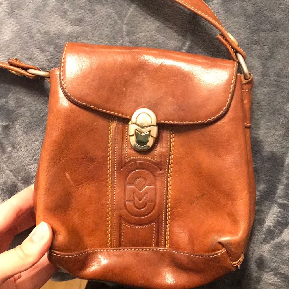 Vintage leather crossbody bag